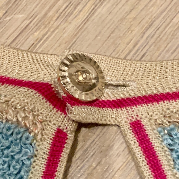 Chanel Sweater - Picture 6 of 9